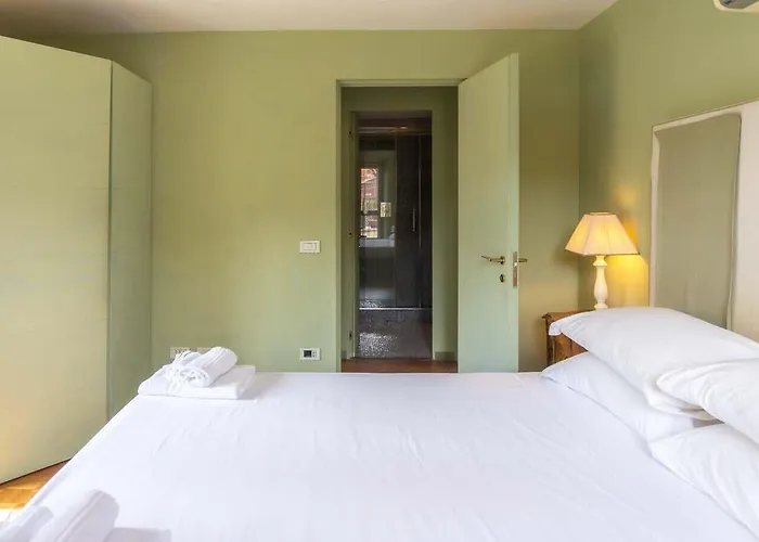 Апартаменты Easytopstay - Piazza Venezia Charming & Bright Рим