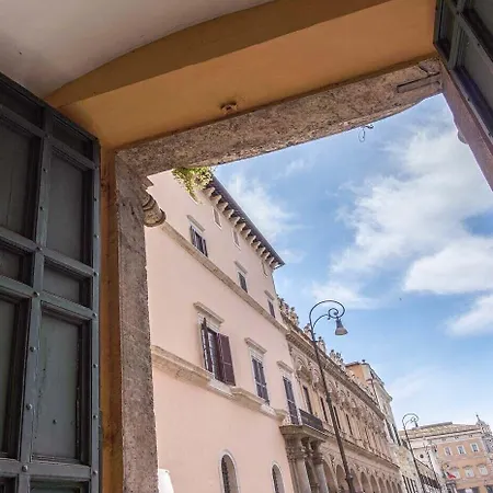 Easytopstay - Piazza Venezia Charming & Bright *