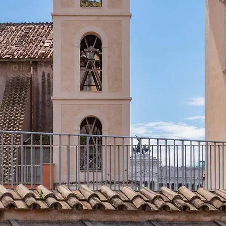 Easytopstay - Piazza Venezia Charming & Bright Apartman