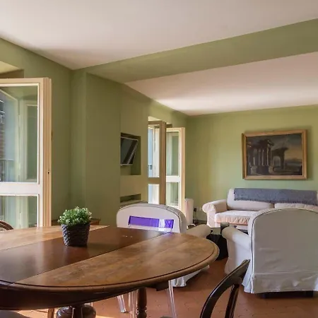 Apartman Easytopstay - Piazza Venezia Charming & Bright