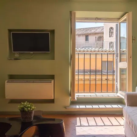 Easytopstay - Piazza Venezia Charming & Bright *