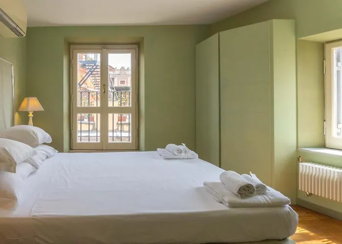 Easytopstay - Piazza Venezia Charming & Bright 아파트 *