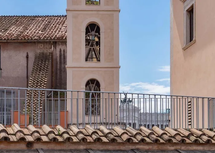 Easytopstay - Piazza Venezia Charming & Bright 아파트