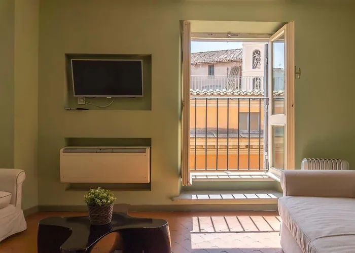 Easytopstay - Piazza Venezia Charming & Bright *