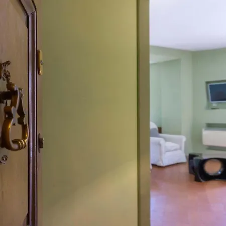 Easytopstay - Piazza Venezia Charming & Bright Lejlighed